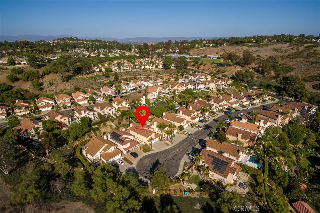 Laguna Niguel is the heart of South Orange County right next to the trail that goes thru Chapparosa Park all the way to Salt Creek Beach without ever crossing any streets, TUNNELS all the way to the SAND! Laguna Niguel is the heart of South Orange County right next to the trail that goes thru Chapparosa Park all the way to Salt Creek Beach without ever crossing any streets, TUNNELS all the way to the SAND!