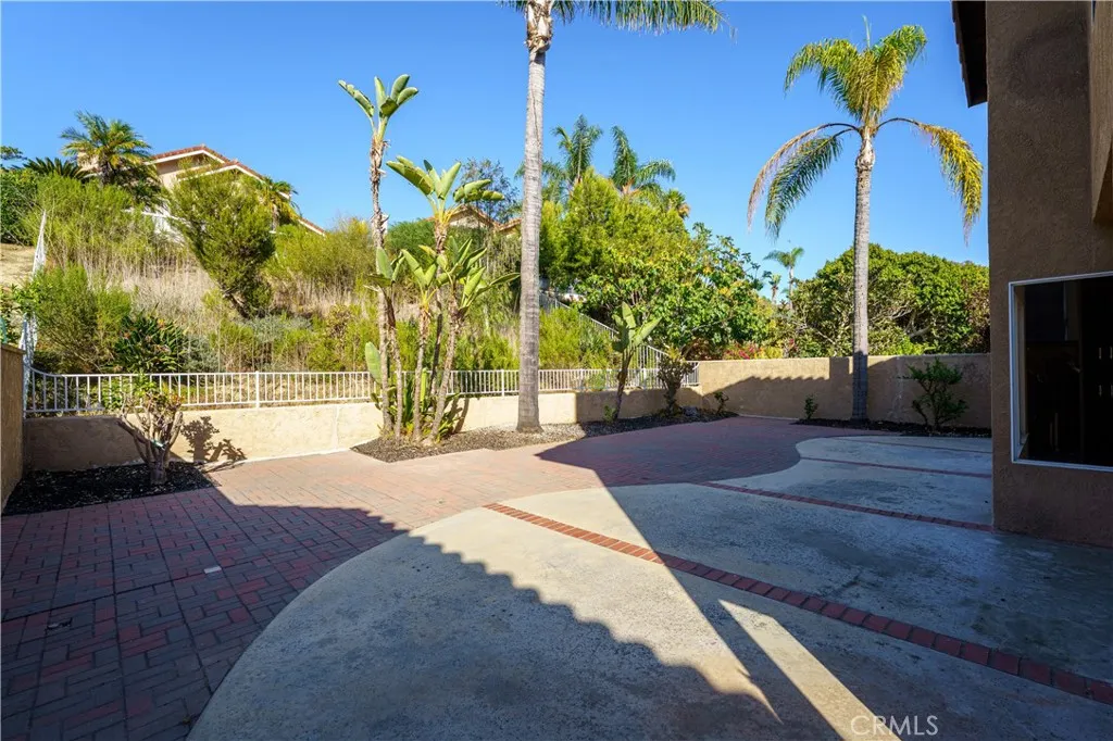 The slope offers so much more land of your own. The slope offers so much more land of your own.