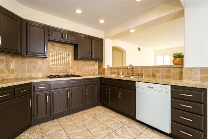Really nice almost octagon shaped kitchen layout.