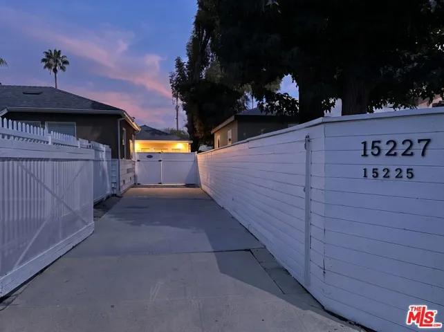 15225 Valleyheart Drive, Los Angeles, California 91403 — photo 5