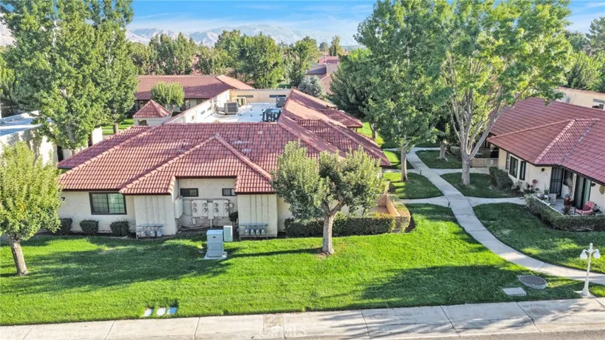 19237 Elm Drive, Apple Valley, California 92308 — photo 4