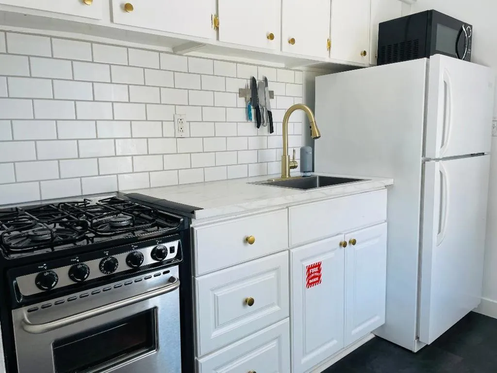 unit 2 kitchen 3