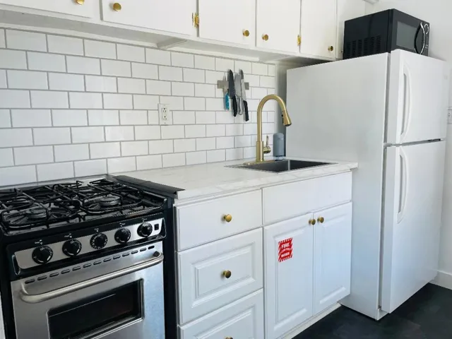 unit 2 kitchen 3