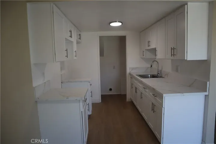 9047 Langdon 4, Los Angeles, California 91343 — photo 5