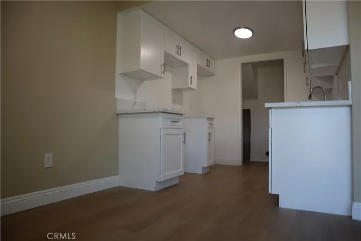 9047 Langdon 4, Los Angeles, California 91343 — photo 4