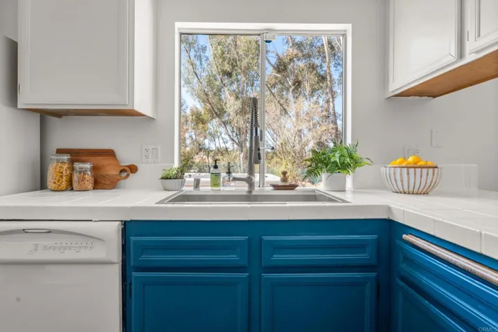 1078 Angelus Ave, San Diego, California 92114 — photo 4