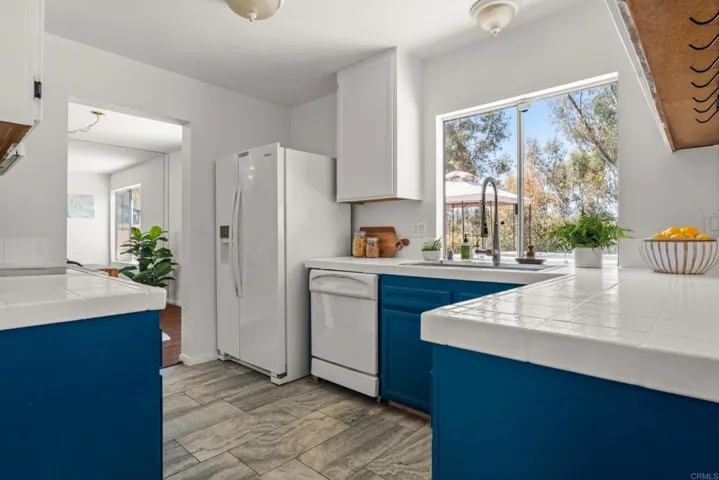 1078 Angelus Ave, San Diego, California 92114 — photo 5