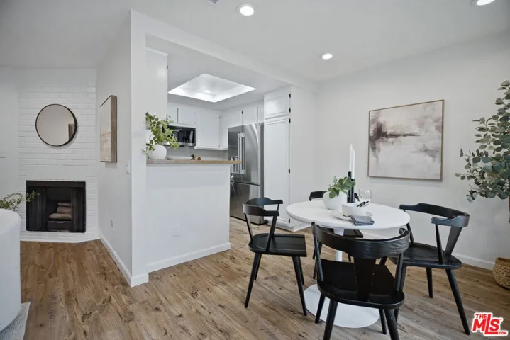 21811 Saticoy Street 23, Los Angeles, California 91304 — photo 5