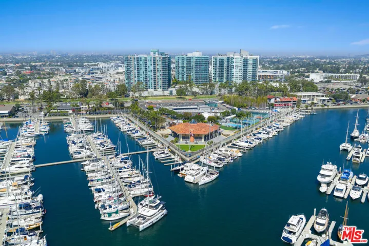 13700 Marina Pointe Drive 1126, Marina Del Rey, California 90292 — photo 5