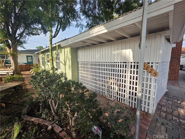 6825 Glacier Drive, Riverside, California 92506 — photo 4