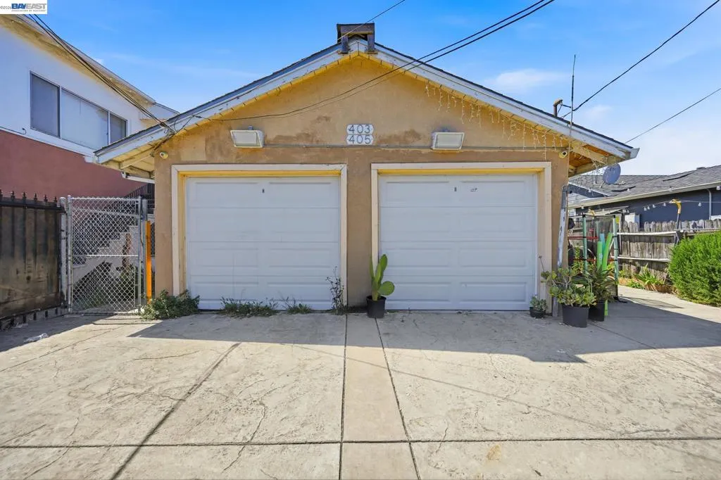 403 405 105th Ave