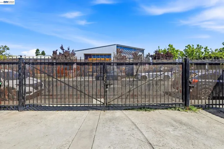 403 405 105th Ave, Oakland, California 94603 — photo 4