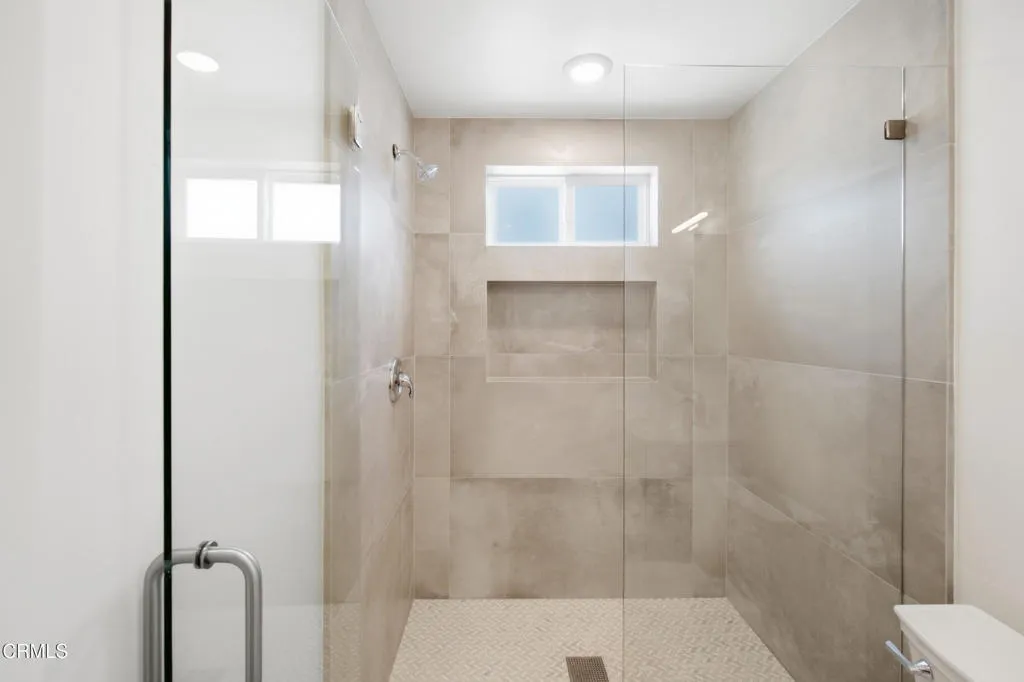 35_bathroom 35_bathroom