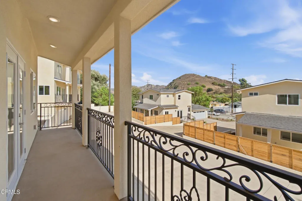 27_balcony 27_balcony