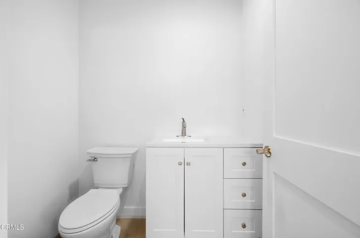 44_bathroom