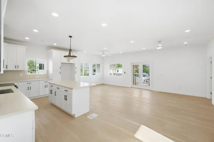 11_kitchen to living room
