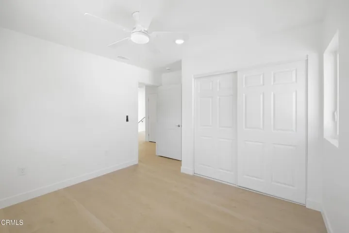 33_bedroom