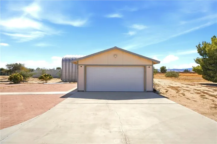 Detached 2 Car Garage