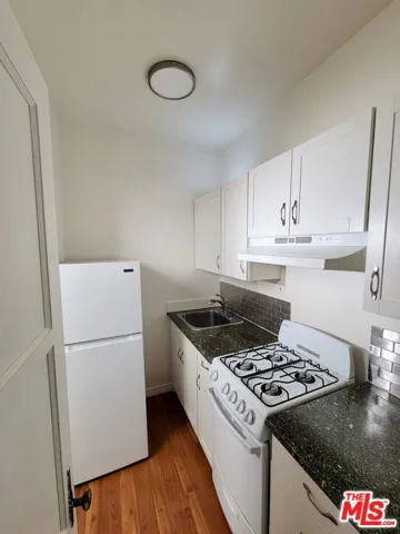 639 S Cochran Avenue 202, Los Angeles, California 90036 — photo 4