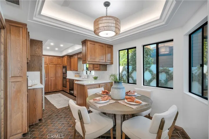 Kitchen dining