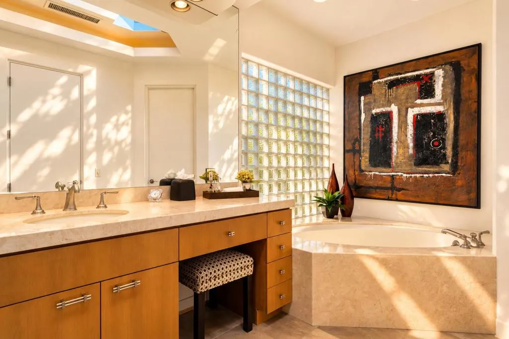 Spa Tub with Vanity
