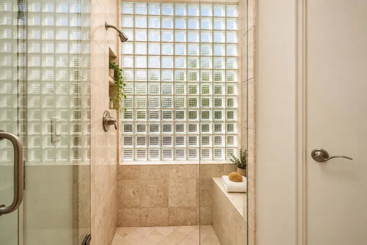 Casita Shower