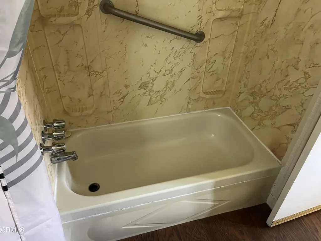 Bathtub_shower combo Bathtub_shower combo
