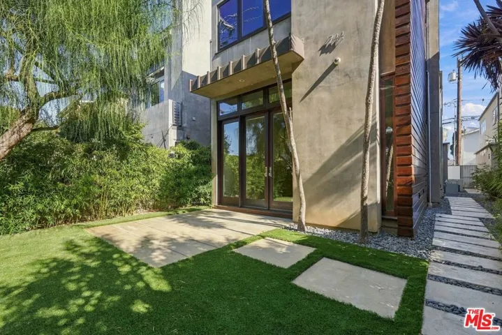 744 Marine Street, Santa Monica, California 90405 — photo 5