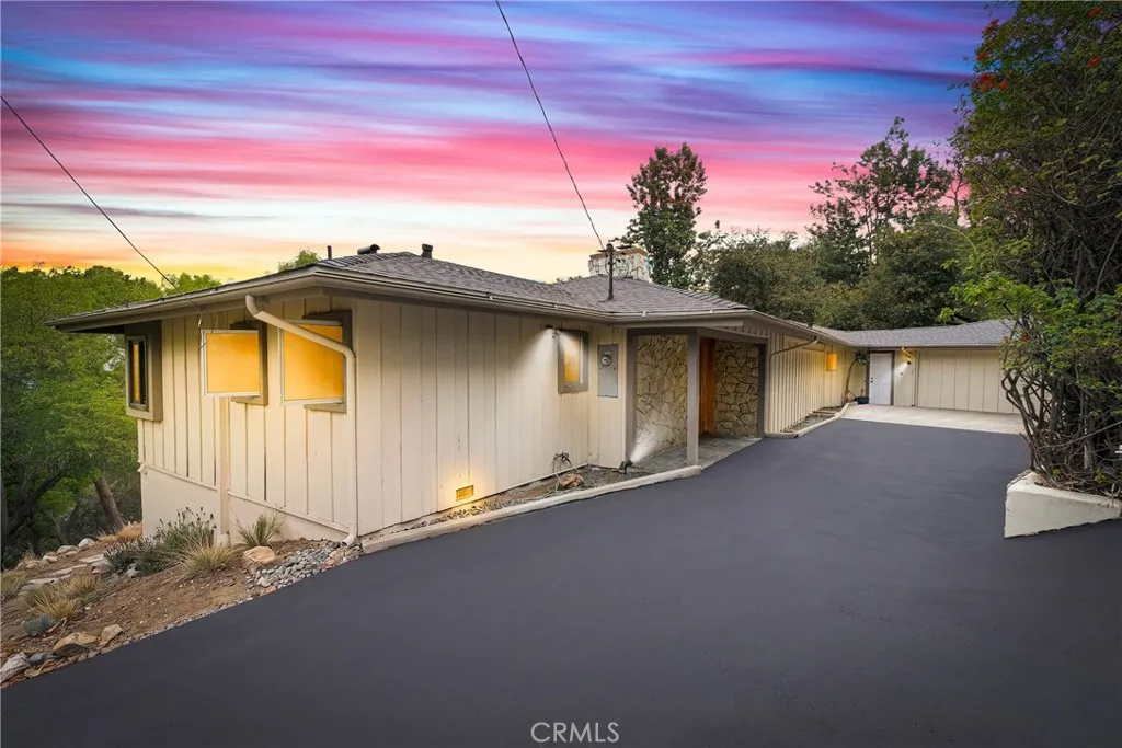 859 Saint Katherine