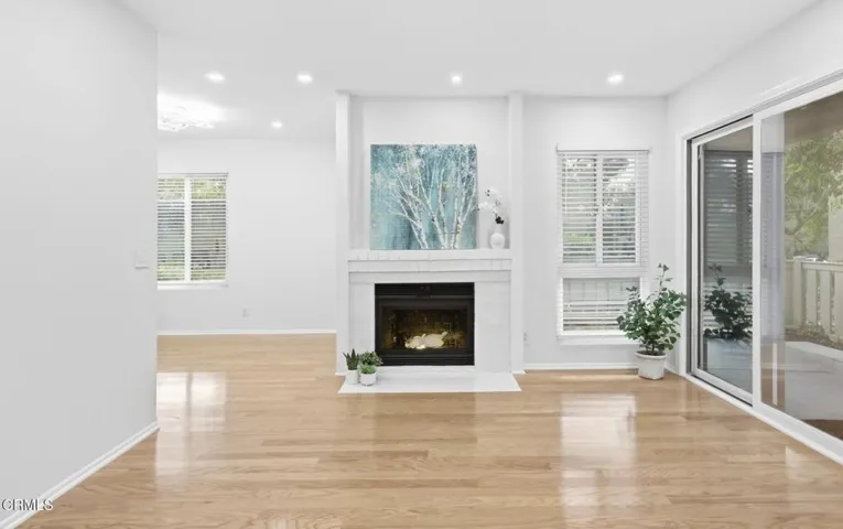751 Birchpark Circle 102, Thousand Oaks, California 91360 — photo 4