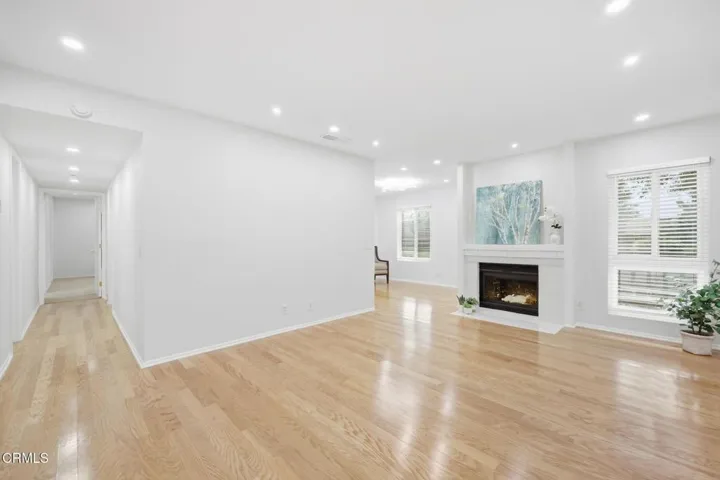 751 Birchpark Circle 102, Thousand Oaks, California 91360 — photo 5