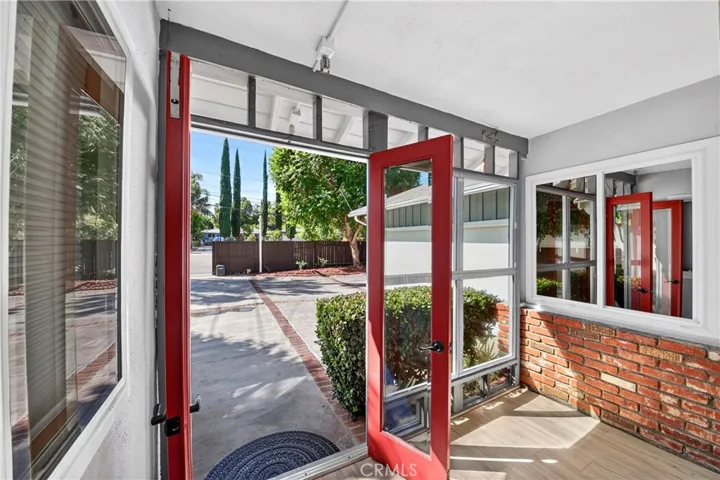 22817 Burbank Boulevard, Woodland Hills, California 91367 — photo 4