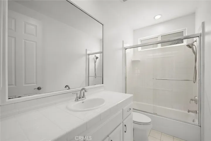 Upper Full Bath