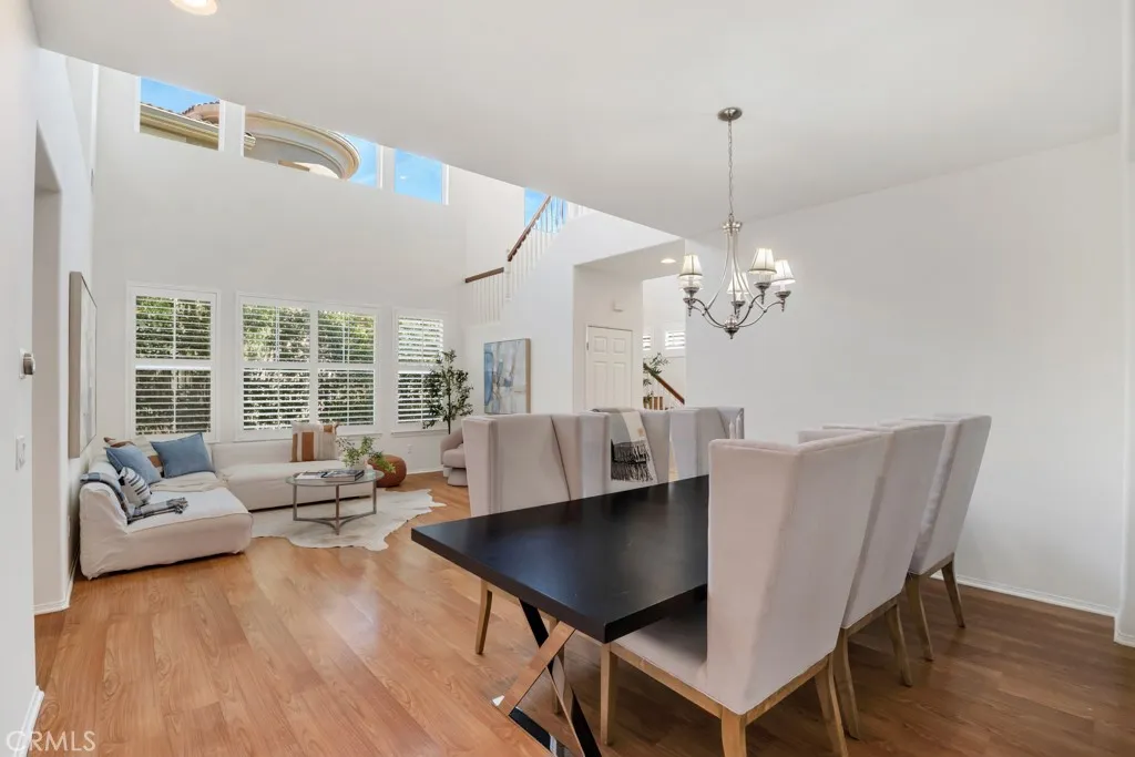 Living Room Dinning Area