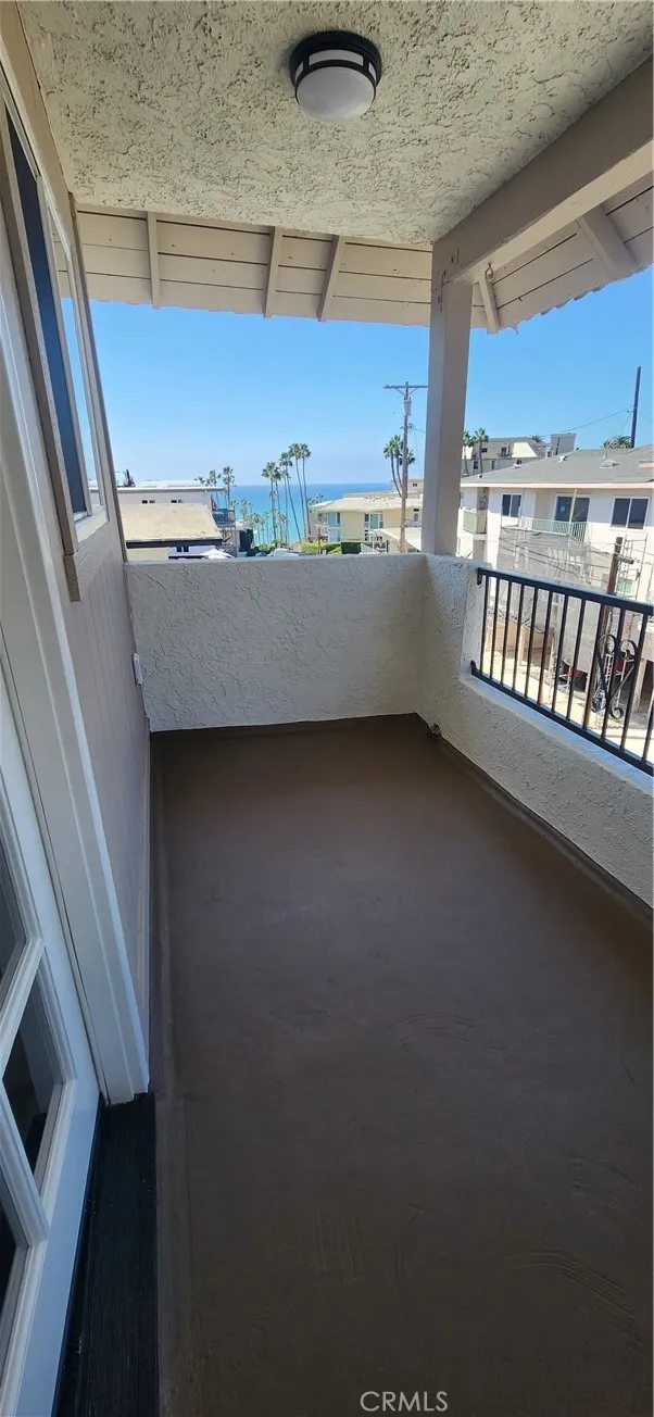 Front deck off of Kitchen Front deck off of Kitchen