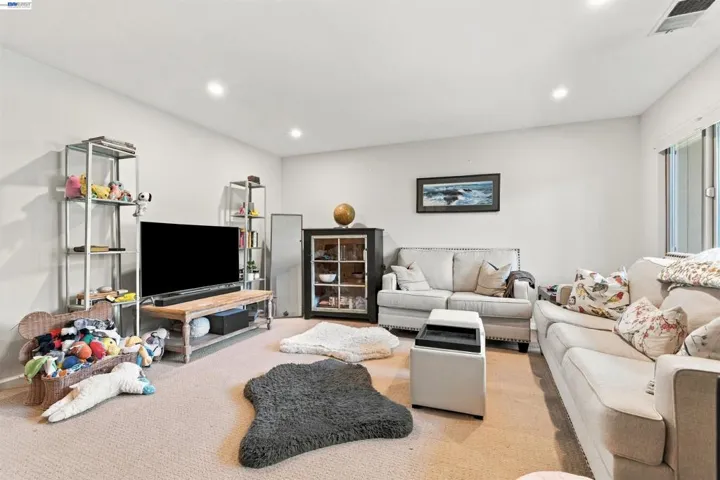 3349 Solomon Lane, Alameda, California 94502-6953 — photo 4