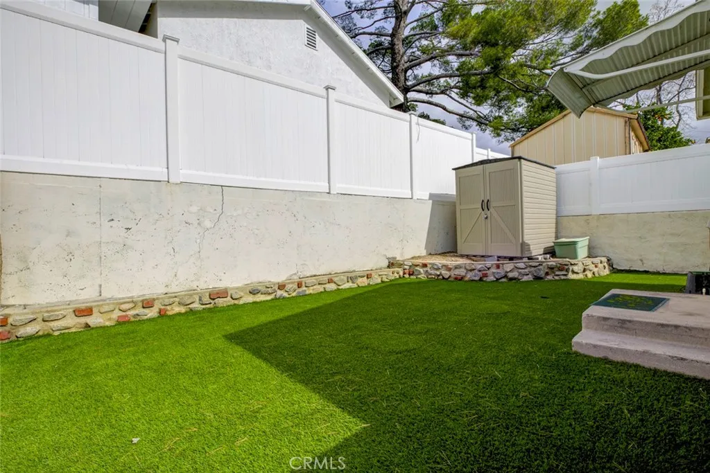 Back unit private back yard