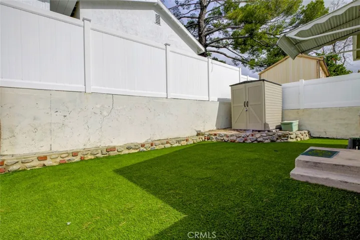 Back unit private back yard