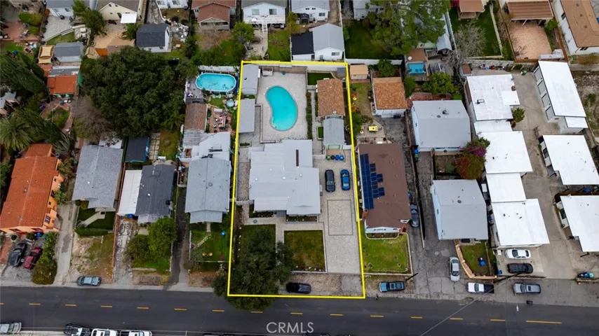 Property boundaries (Approx)