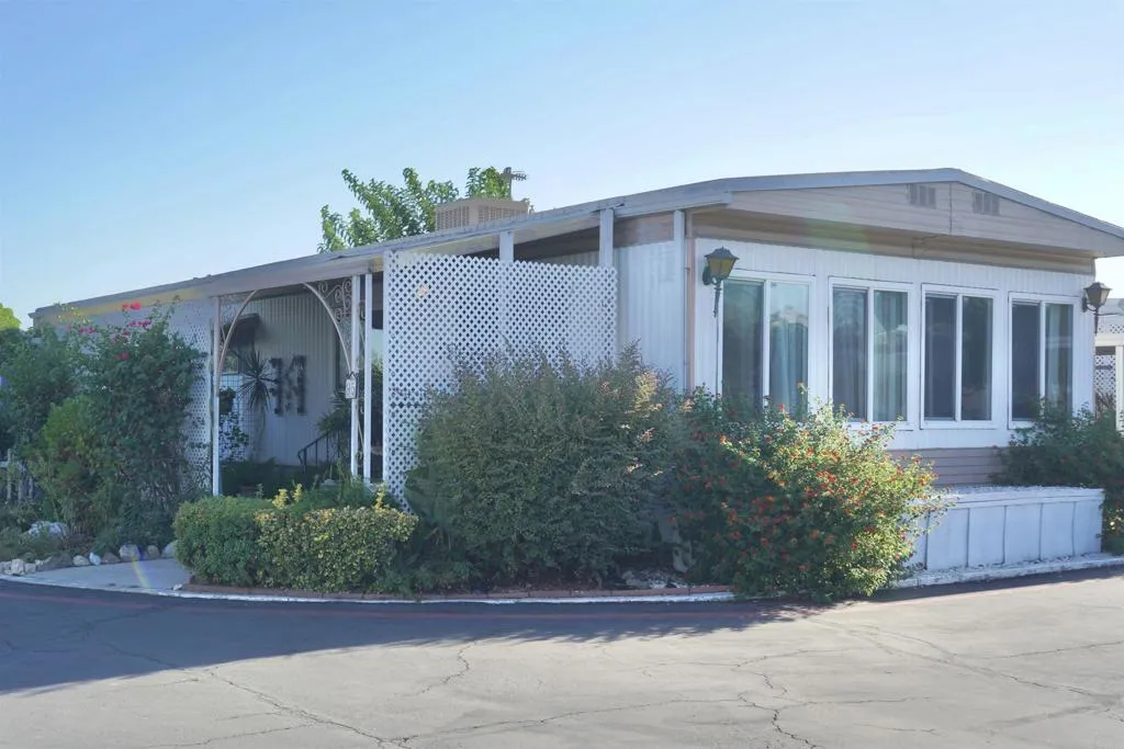 185 N Eucalyptus Ave #SPC 95