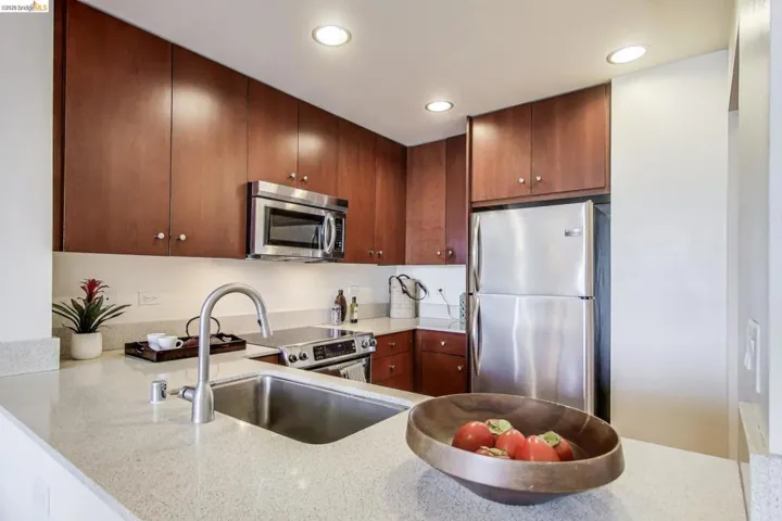 585 9th St 441, Oakland, California 94607 — photo 4
