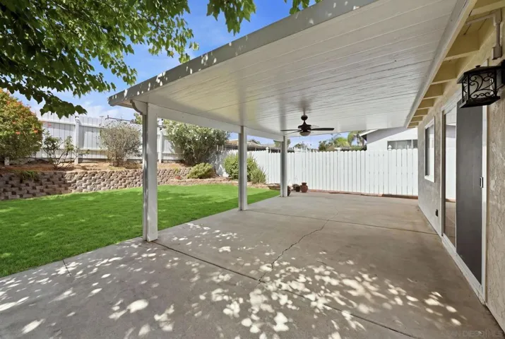 https://zimg.paragon.ice.com/ParagonImages/Property/PA/SDMLS/-535972/44/120/90/893388b9fc5d20fba9706e14f4d453a9/3/bf5d688f53b5603d5c972e1dd0ef80af/-535972-08ddde09-f8e9-4612-b33f-94121f7fd460.JPG