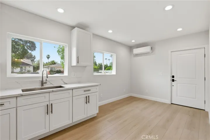 19649 Friar, Tarzana, California 91335 — photo 4