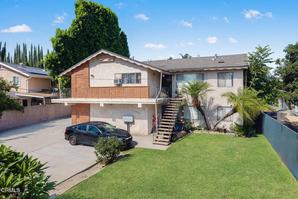 9733 Rio Hondo Pkwy