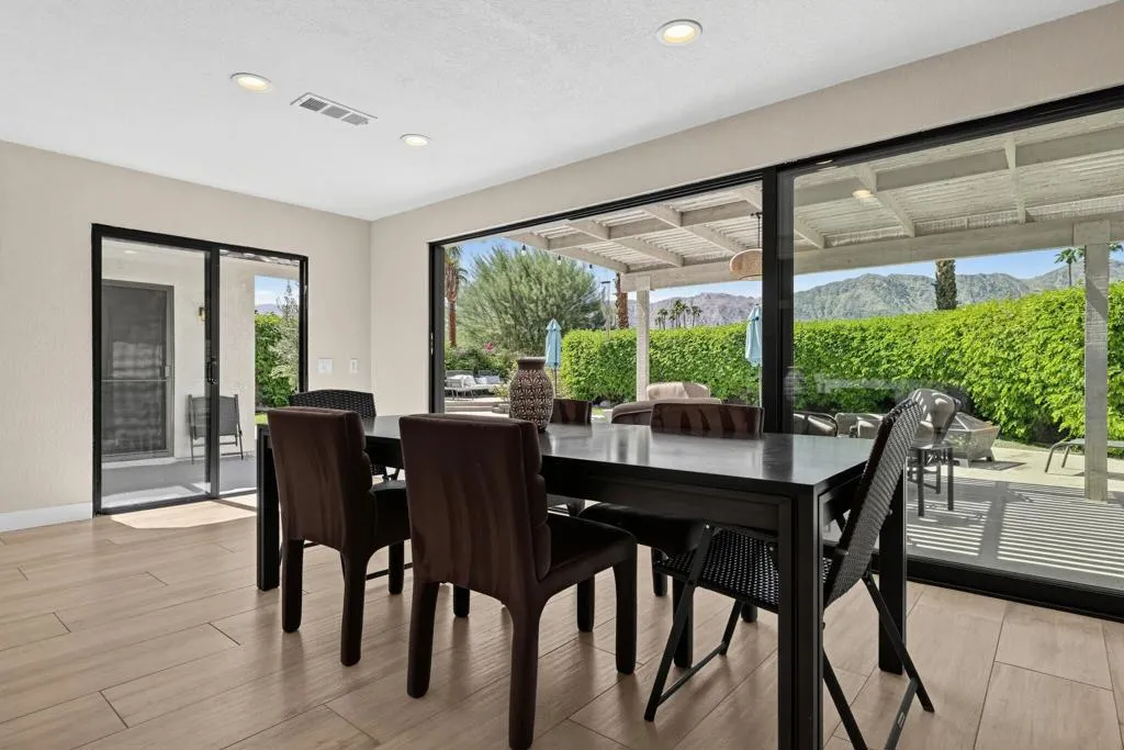 20_49185_Balada_Ct-Dining_room-15-1