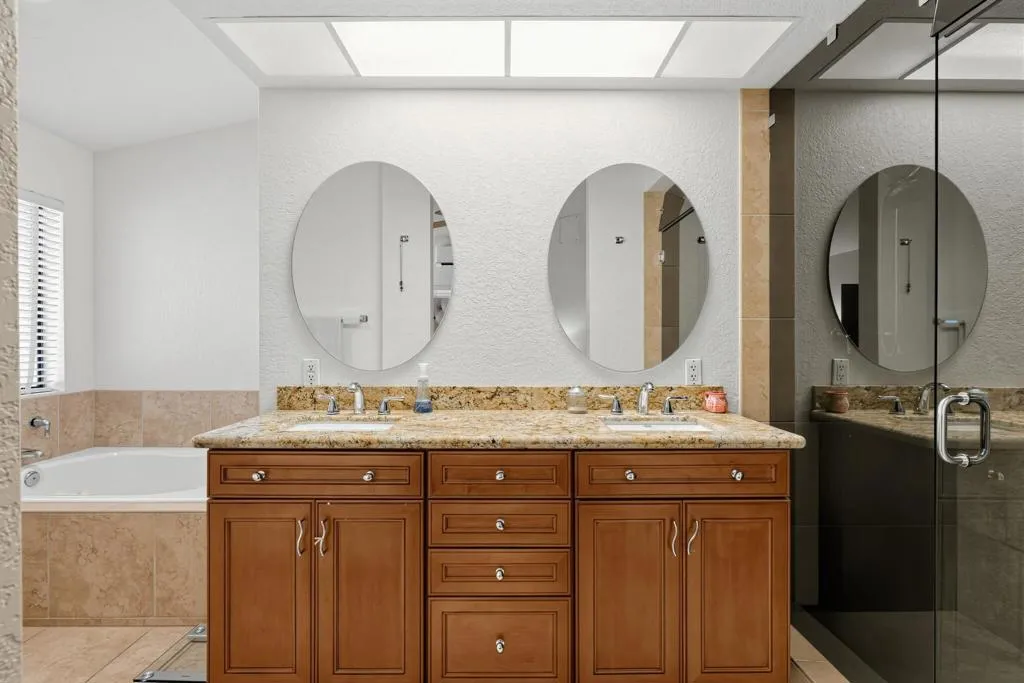 27_49185_Balada_Ct-Bathroom-19-1