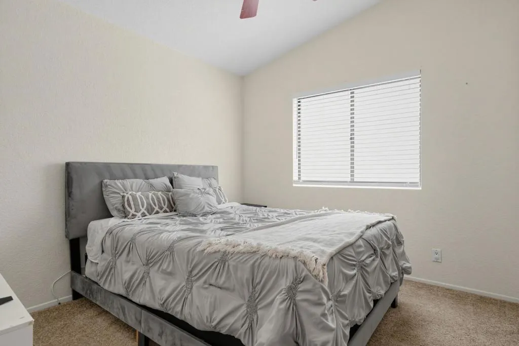 22_49185_Balada_Ct-Bedroom-26-1