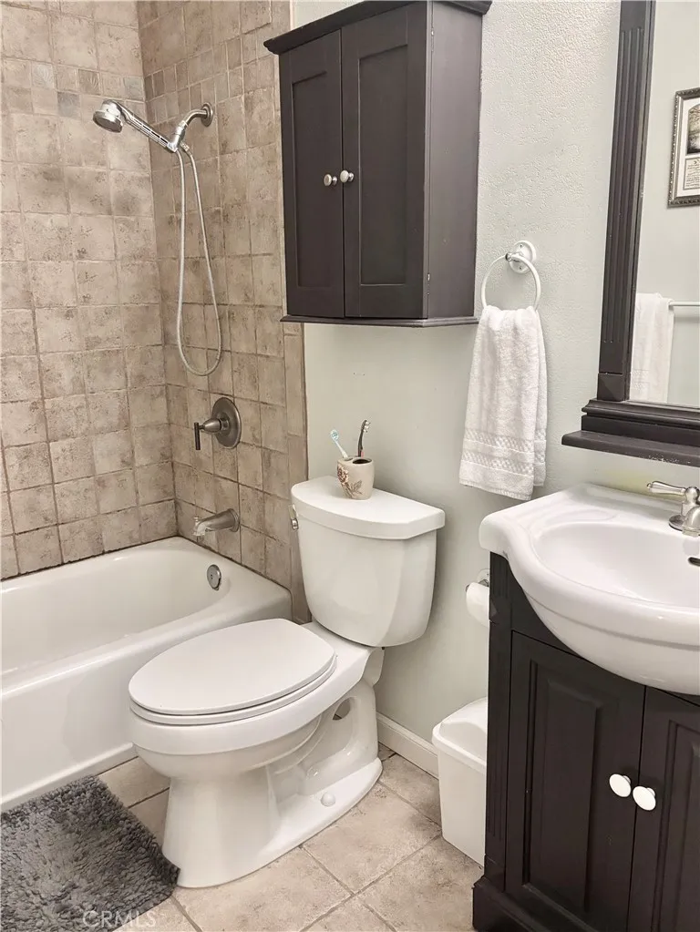Front House Bathroom 2 Front House Bathroom 2
