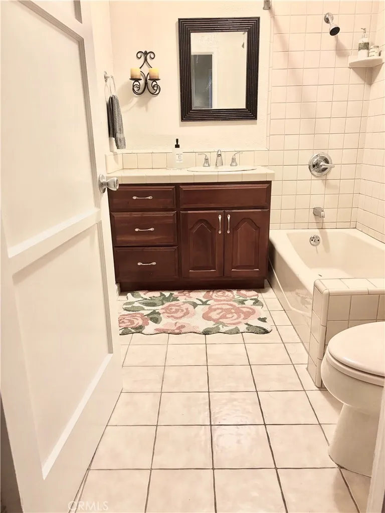 Front House Bathroom 1 Front House Bathroom 1