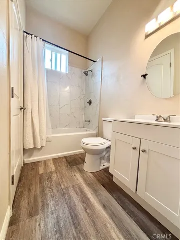 Back House Bathroom 1